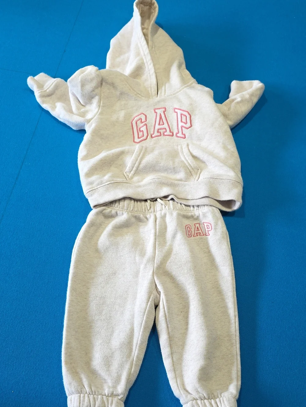 GAP Cream Sweatshirt & Joggers Set with Pink Logo